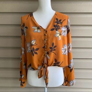 •URBAN ROMANTICS• V-Neck Floral Tie Waist Top - Sm